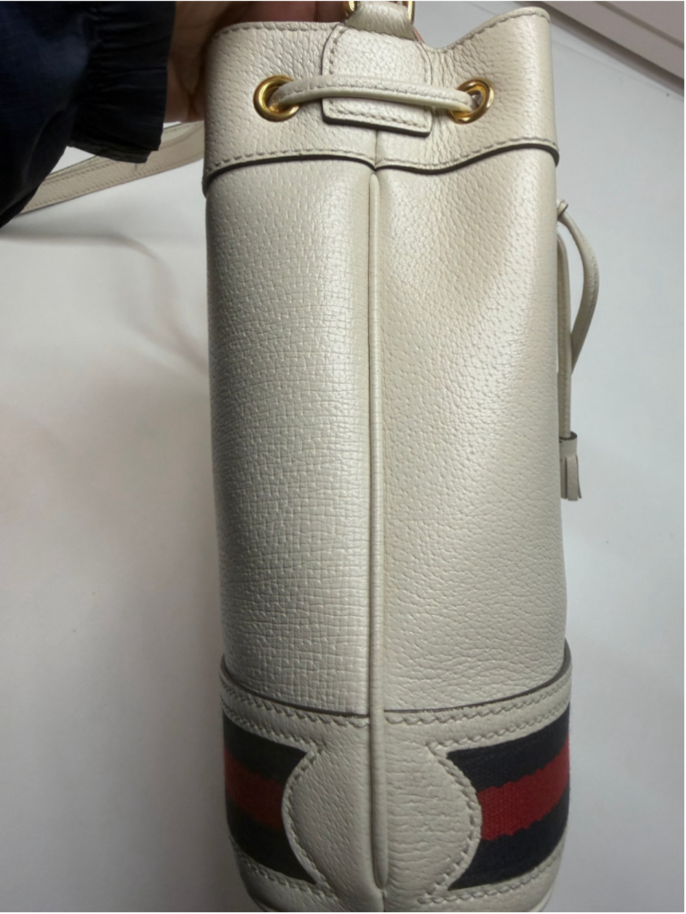 Women's Gucci Winter White Leather Bucket Bag, One Size - Picture 5 of 13